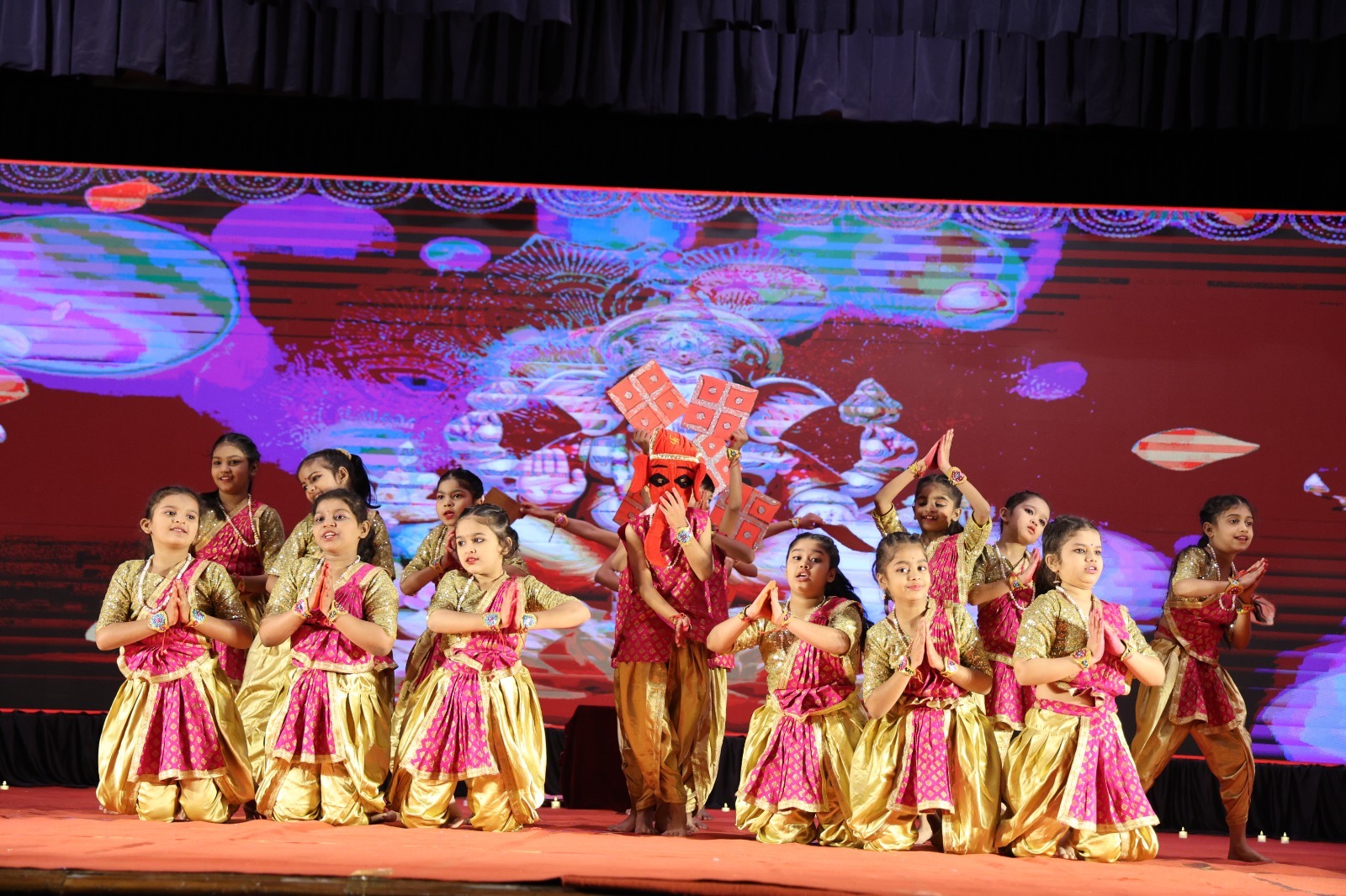 સનરાઇઝ વિદ્યાલયનો વાર્ષિક મહોત્સવ ‘અભિવ્યક્તિ ૨૦૨૬’ ભવ્ય રીતે યોજાયો 2 WhatsApp Image 2026 03 02 at 6.33.00 PM