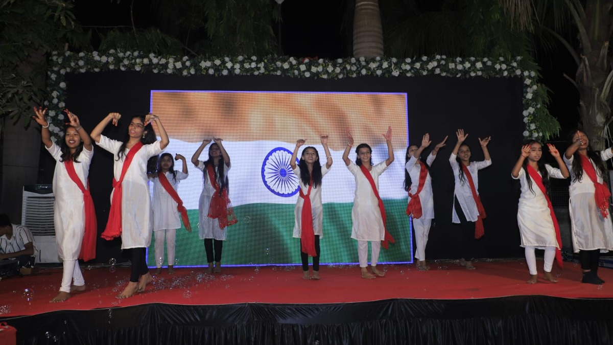 શ્રી શ્યામ ક્લાસિસમાં ભવ્ય વાર્ષિક કાર્યક્રમનું આયોજન 2 WhatsApp Image 2026 04 08 at 2.28.48 PM